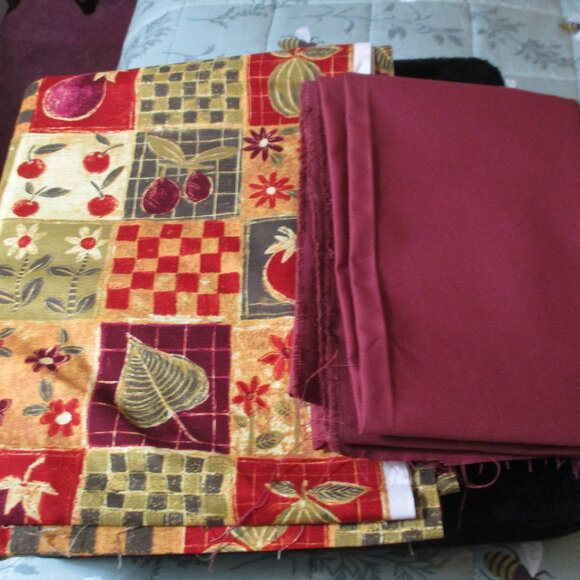 Lot of Fall Themed Fruit & Veggie Cotton Fabric - Picture 1 of 1